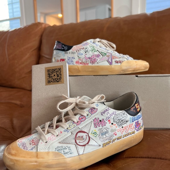 Golden Goose Shoes - Size 37 Golden Goose Super Star Penstar Classic with List. Woman leather upper